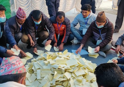 कांग्रेसका बाँकी पाँच सहमहामन्त्रीको मतगणना सुरु, खस/आर्यमा राठाैरकाे अग्रता