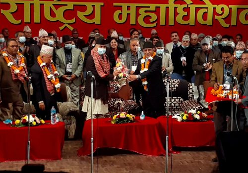 एक महिनाभित्र तीन पार्टीका महाधिवेशनमा देउवा अतिथि