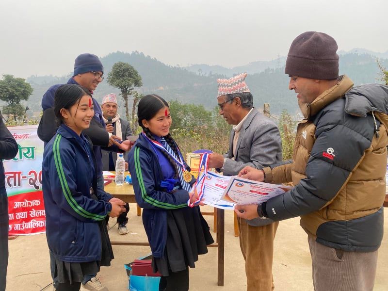 सिद्धलेकमा मावि स्तरिय हाजिरि जवाफ प्रतियोगिता,मिन्दुका मावि प्रथम