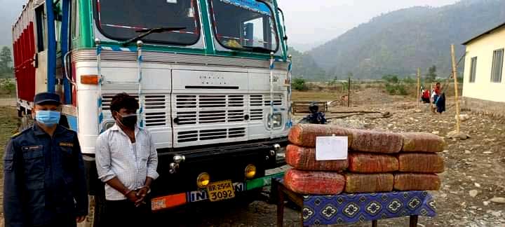 ९० किलो गाँजासहित भारतीय नागरिक पक्राउ