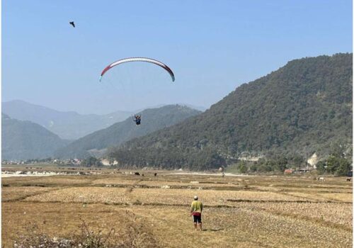 पोखराको मान्द्रेढुङ्गाबाट माघ १ देखि प्याराग्लाइडिङको व्यावसायिक उडान