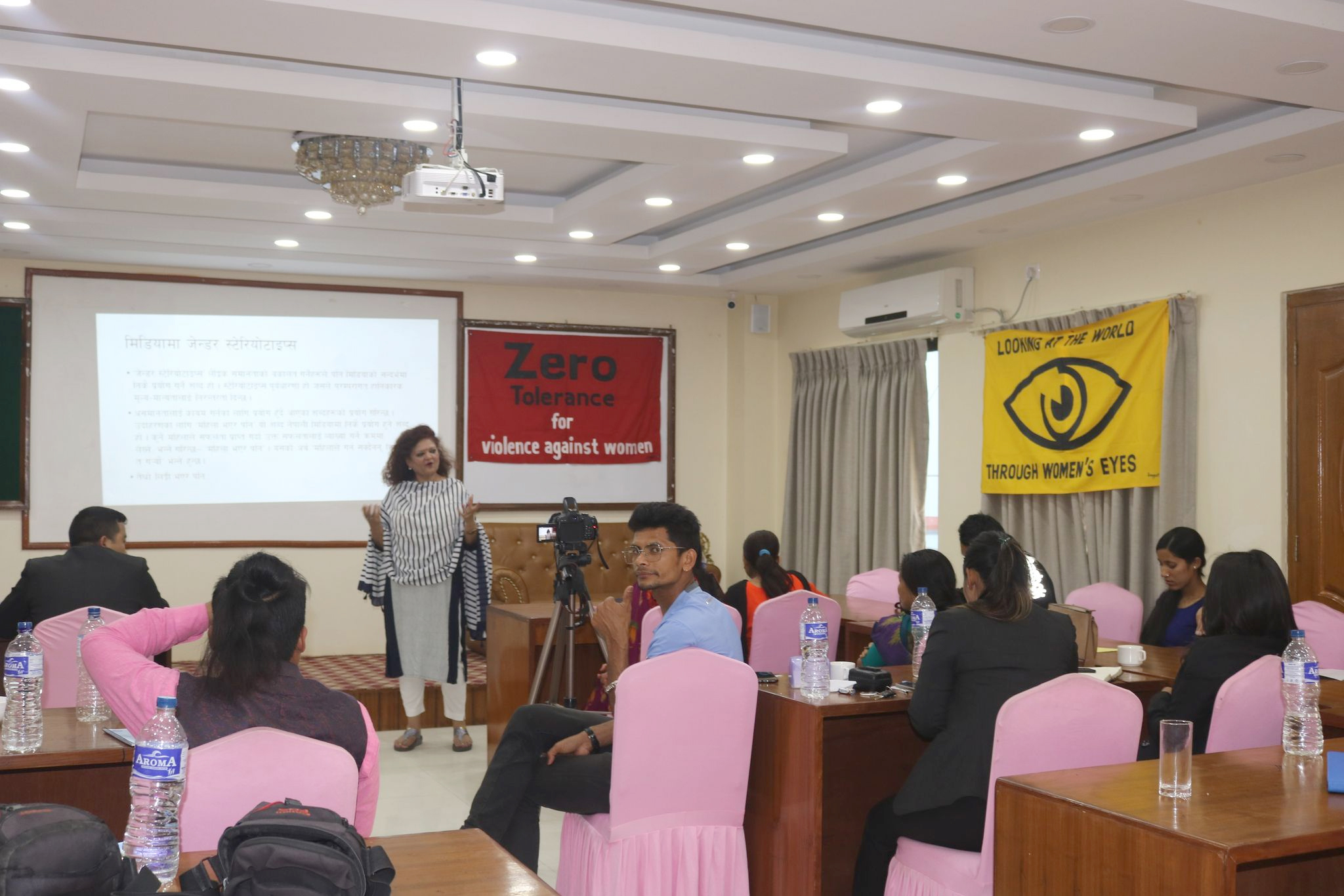 धादिङका पत्रकारसँग महिलासँग सम्बन्धित विषयमा १ दिने छलफल कार्यक्रम सम्पन्न