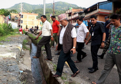 सिरानबजार स्थित भासिएको मुलसडकमा मुख्यमन्त्रि जम्कट्टेलद्वारा निरीक्षण,तत्काल काम शुरु गर्ने प्रतिवद्धता